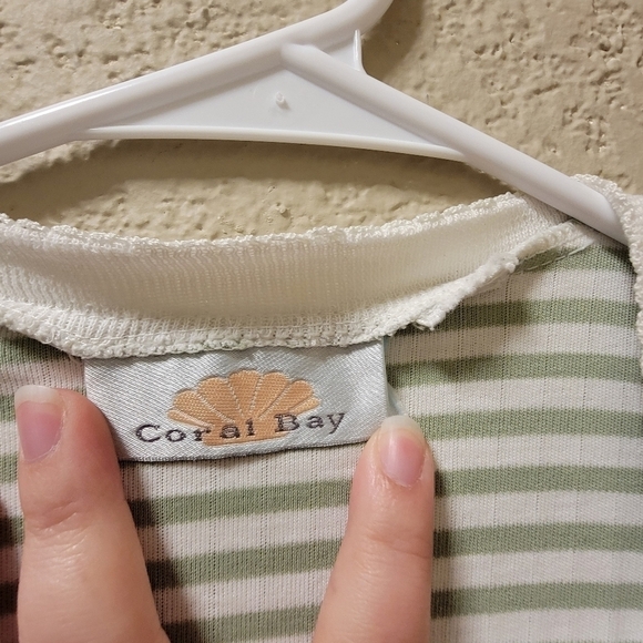 Coral Bay short sleeve button up - Picture 2 of 3